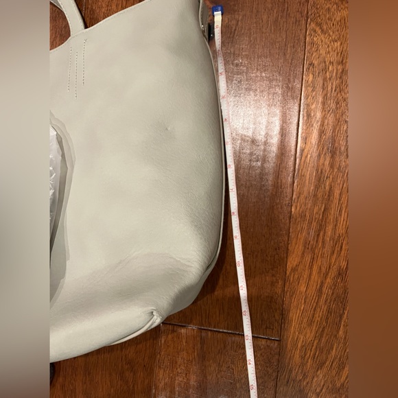 Large light gray tote bag in a bag. NWT - Picture 8 of 9